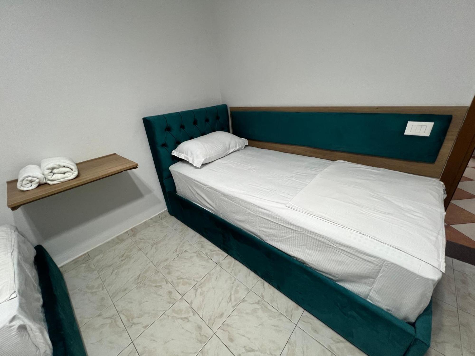 Sisterhood Hostel-Female Only Tiranë Luaran gambar